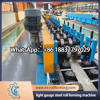 Metal light gauge steel machine for prefabricated construction systems